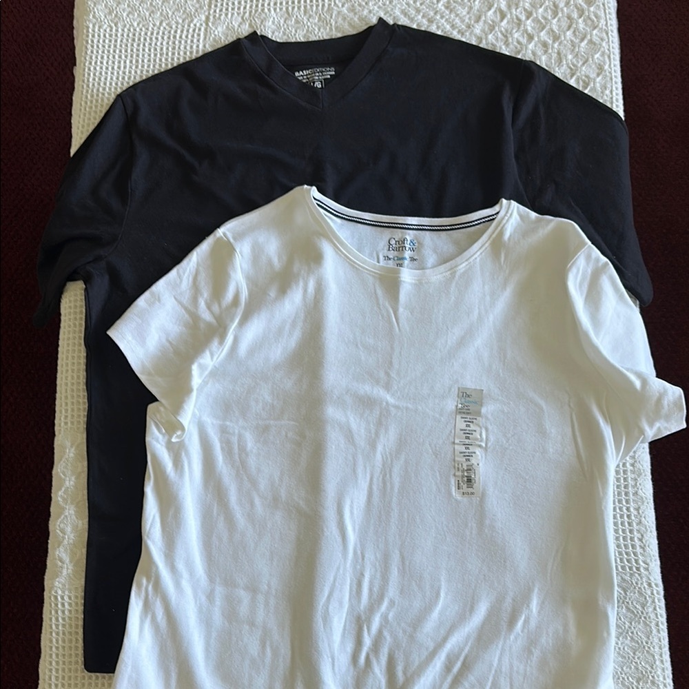 Croft & Barrow Black and White Short Sleeve Tees